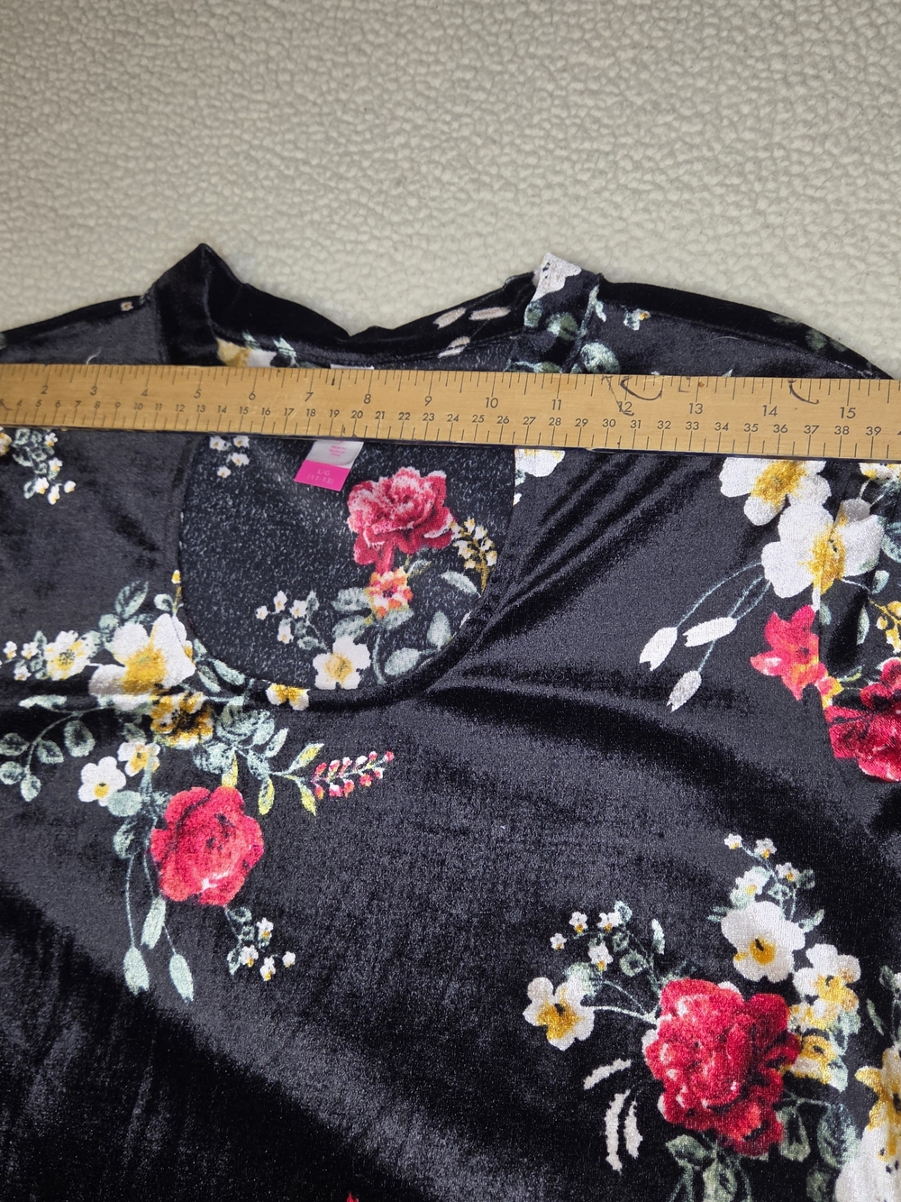 Women’s Black Floral Velvet Cutout Long-Sleeve Top By No Boundaries Size Large - Picture 7 of 9